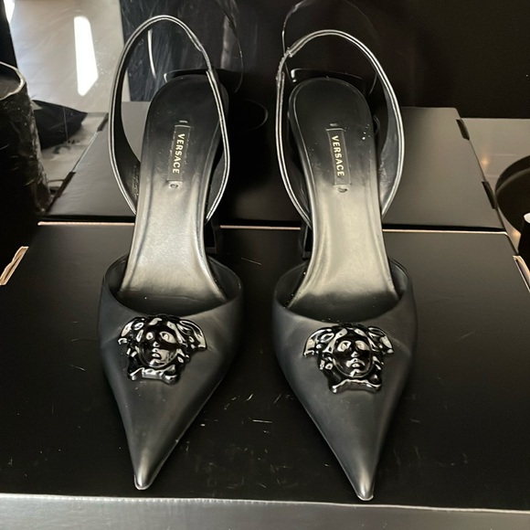 Versace learher classic slingbacks - Picture 1 of 6